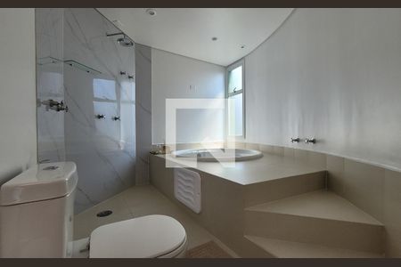 Apartamento à venda com 385m², 4 quartos e 4 vagasBanheiro da suíte 4