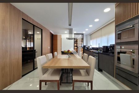 Apartamento à venda com 385m², 4 quartos e 4 vagasCozinha