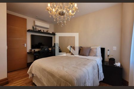 Apartamento à venda com 385m², 4 quartos e 4 vagasSuíte 2