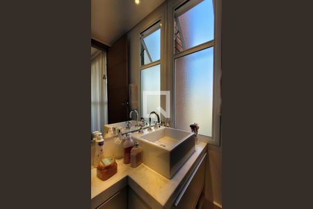 Apartamento à venda com 385m², 4 quartos e 4 vagasBanheiro da suíte