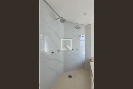 Apartamento à venda com 385m², 4 quartos e 4 vagasBanheiro da suíte 4