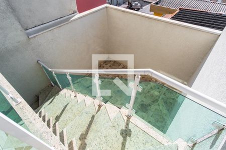 Casa à venda com 170m², 3 quartos e 4 vagasEscada para o Quintal