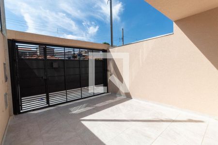 Casa à venda com 117m², 2 quartos e 2 vagas Casa à venda com 117m², 2 quartos e 2 vagasGaragem