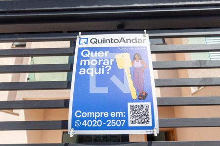 Casa à venda com 117m², 2 quartos e 2 vagas Casa à venda com 117m², 2 quartos e 2 vagasFachada