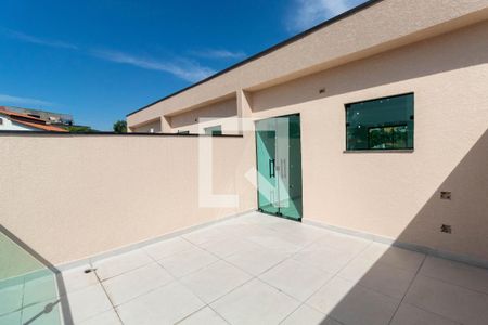 Casa à venda com 117m², 2 quartos e 2 vagas Casa à venda com 117m², 2 quartos e 2 vagasVaranda
