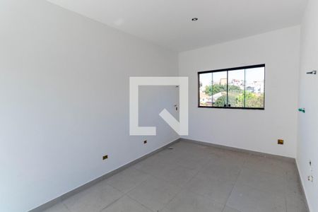 Casa à venda com 117m², 2 quartos e 2 vagas Casa à venda com 117m², 2 quartos e 2 vagasEscritório