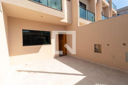 Casa à venda com 117m², 2 quartos e 2 vagas Casa à venda com 117m², 2 quartos e 2 vagasGaragem