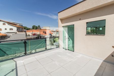 Casa à venda com 106m², 2 quartos e 3 vagas Casa à venda com 106m², 2 quartos e 3 vagasVaranda