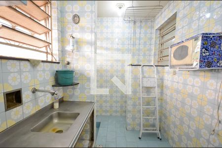 Apartamento à venda com 59m², 2 quartos e sem vaga Apartamento à venda com 59m², 2 quartos e sem vagaCozinha e Área de Serviço