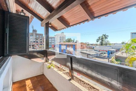 Casa à venda com 385m², 6 quartos e 3 vagas Casa à venda com 385m², 6 quartos e 3 vagasSuíte varanda