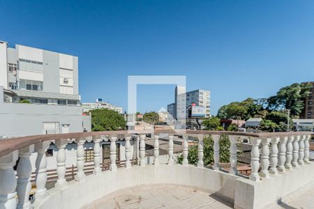Casa à venda com 385m², 6 quartos e 3 vagas Casa à venda com 385m², 6 quartos e 3 vagasTerraço