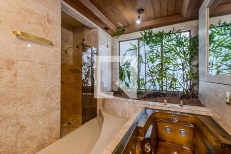 Casa à venda com 385m², 6 quartos e 3 vagas Casa à venda com 385m², 6 quartos e 3 vagasSuíte