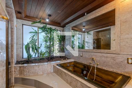 Casa à venda com 385m², 6 quartos e 3 vagas Casa à venda com 385m², 6 quartos e 3 vagasSuíte