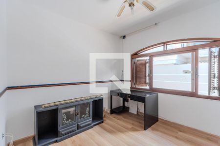 Casa à venda com 385m², 6 quartos e 3 vagas Casa à venda com 385m², 6 quartos e 3 vagasQuarto 2