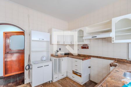 Casa à venda com 385m², 6 quartos e 3 vagas Casa à venda com 385m², 6 quartos e 3 vagasCozinha