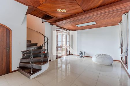 Casa à venda com 385m², 6 quartos e 3 vagas Casa à venda com 385m², 6 quartos e 3 vagasSala