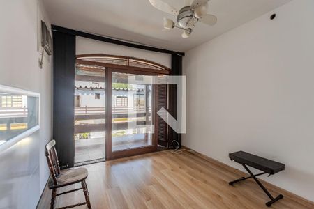 Casa à venda com 385m², 6 quartos e 3 vagas Casa à venda com 385m², 6 quartos e 3 vagasQuarto 3