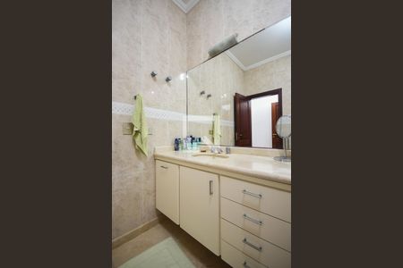 Casa à venda com 600m², 4 quartos e 6 vagasBanheiro Suíte 2