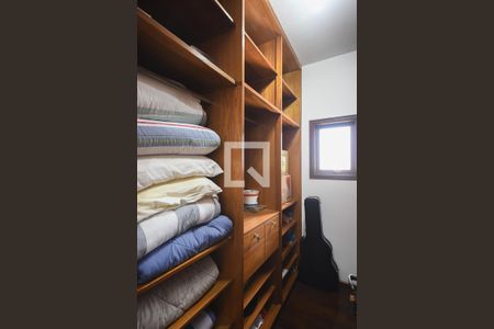 Casa à venda com 600m², 4 quartos e 6 vagasArmário da Suíte 3