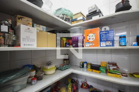 Casa à venda com 600m², 4 quartos e 6 vagasDespensa