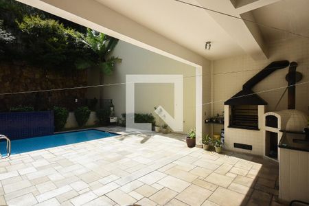 Casa à venda com 600m², 4 quartos e 6 vagasChurrasqueira