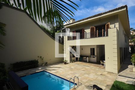 Casa à venda com 600m², 4 quartos e 6 vagasFachada Posterior