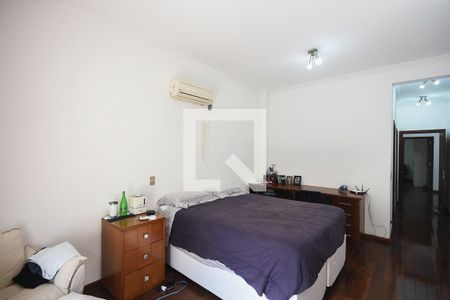 Casa à venda com 600m², 4 quartos e 6 vagasSuíte 2