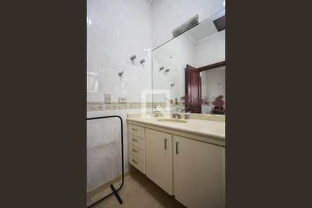 Casa à venda com 600m², 4 quartos e 6 vagasBanheiro Suíte 1