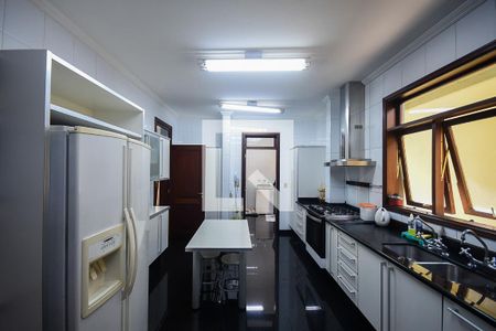 Casa à venda com 600m², 4 quartos e 6 vagasCozinha