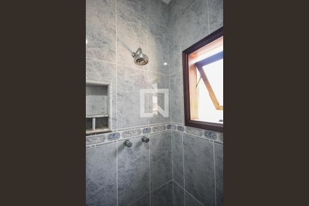 Casa à venda com 600m², 4 quartos e 6 vagasChuveiro do Banheiro da Suíte 3