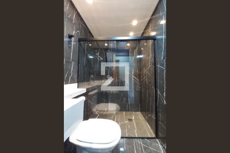 Casa à venda com 115m², 2 quartos e 3 vagas Casa à venda com 115m², 2 quartos e 3 vagasBanheiro da Suíte 1