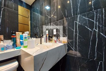 Casa à venda com 115m², 2 quartos e 3 vagas Casa à venda com 115m², 2 quartos e 3 vagasBanheiro da Suíte 2