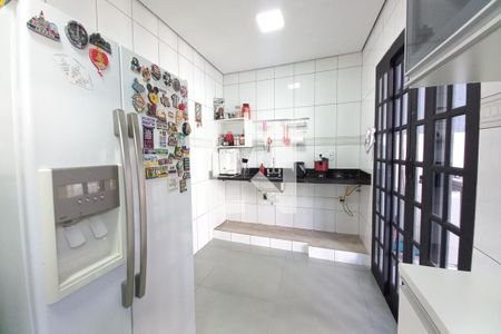 Casa à venda com 115m², 2 quartos e 3 vagas Casa à venda com 115m², 2 quartos e 3 vagasCozinha