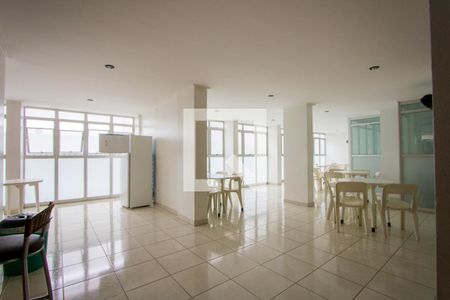 Apartamento para alugar com 80m², 2 quartos e 1 vaga Apartamento para alugar com 80m², 2 quartos e 1 vagaÁrea comum - Salão de festas