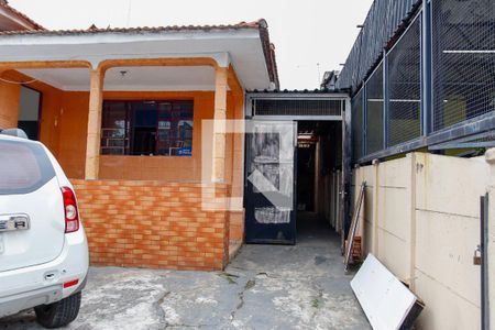 Casa à venda com 312m², 4 quartos e 5 vagas Casa à venda com 312m², 4 quartos e 5 vagasFachada