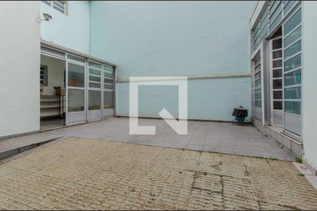 Casa à venda com 404m², 5 quartos e 3 vagas Casa à venda com 404m², 5 quartos e 3 vagasGaragem