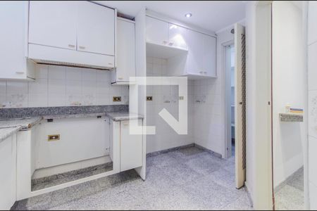 Casa à venda com 404m², 5 quartos e 3 vagas Casa à venda com 404m², 5 quartos e 3 vagasCozinha