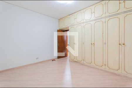 Casa à venda com 404m², 5 quartos e 3 vagas Casa à venda com 404m², 5 quartos e 3 vagasSuíte