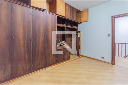 Casa à venda com 404m², 5 quartos e 3 vagas Casa à venda com 404m², 5 quartos e 3 vagasQuarto 2