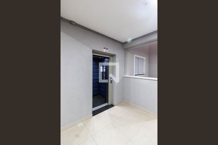 Apartamento à venda com 40m², 2 quartos e sem vaga Apartamento à venda com 40m², 2 quartos e sem vagaElevador