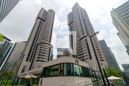 Apartamento à venda com 227m², 4 quartos e 5 vagas Apartamento à venda com 227m², 4 quartos e 5 vagasFachada