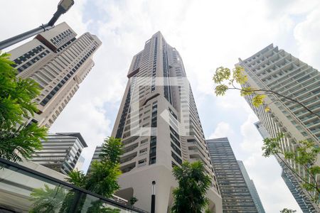 Apartamento à venda com 227m², 4 quartos e 5 vagas Apartamento à venda com 227m², 4 quartos e 5 vagasFachada