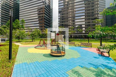 Apartamento à venda com 227m², 4 quartos e 5 vagas Apartamento à venda com 227m², 4 quartos e 5 vagasPlayground