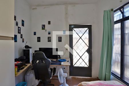 Casa à venda com 172m², 3 quartos e 2 vagas Casa à venda com 172m², 3 quartos e 2 vagasEscritório