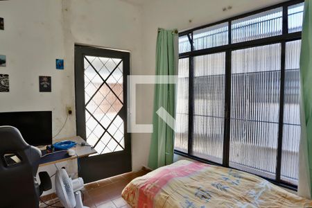 Casa à venda com 172m², 3 quartos e 2 vagas Casa à venda com 172m², 3 quartos e 2 vagasEscritório