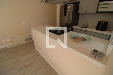 Sala/Cozinha de apartamento para alugar com 2 quartos, 59m² em Vila Suzana, São Paulo