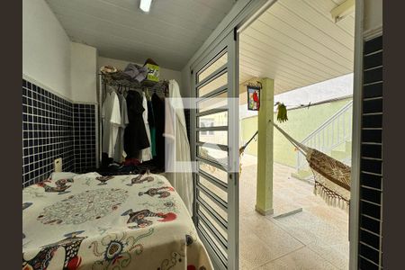 Casa à venda com 335m², 5 quartos e 3 vagas Casa à venda com 335m², 5 quartos e 3 vagasLavanderia