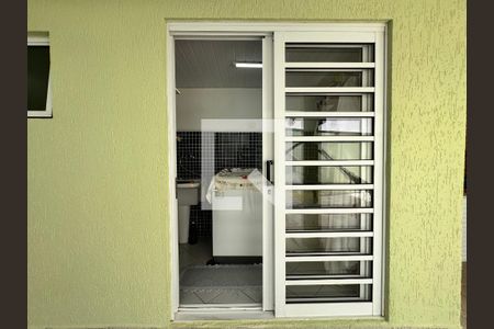 Casa à venda com 335m², 5 quartos e 3 vagas Casa à venda com 335m², 5 quartos e 3 vagasLavanderia