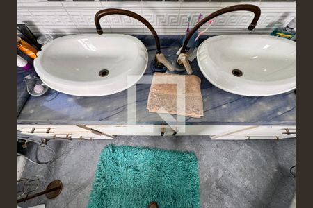 Casa à venda com 335m², 5 quartos e 3 vagas Casa à venda com 335m², 5 quartos e 3 vagasBanheiro da Suíte 1