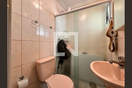 Casa à venda com 335m², 5 quartos e 3 vagas Casa à venda com 335m², 5 quartos e 3 vagasBanheiro de serviço